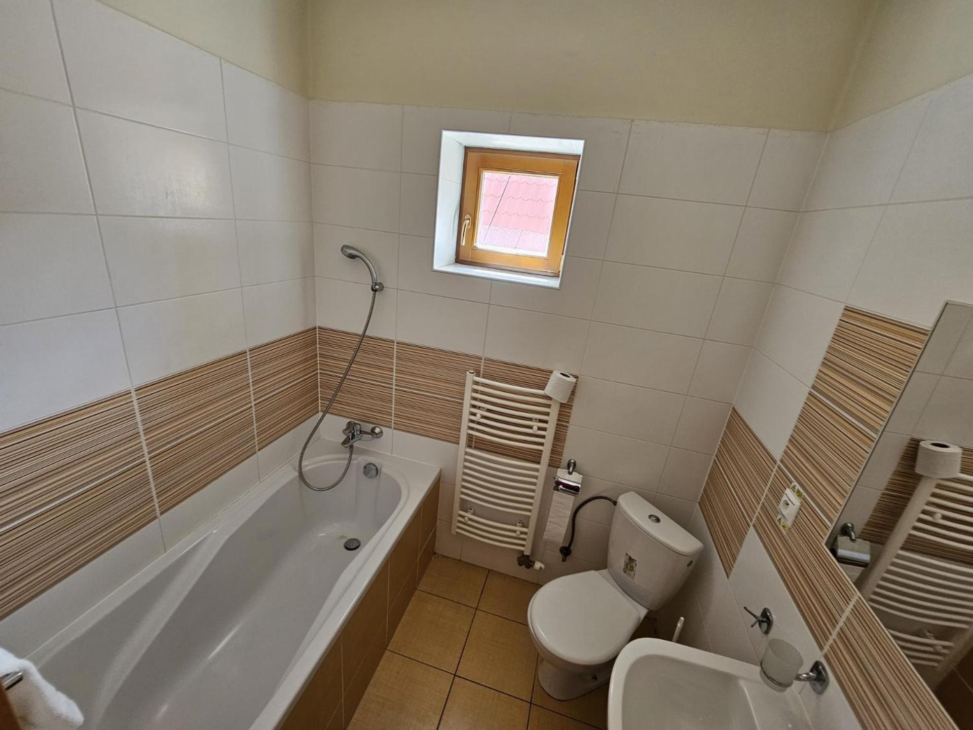 Penzion Pod Krivanom Liptovský Hrádok エクステリア 写真